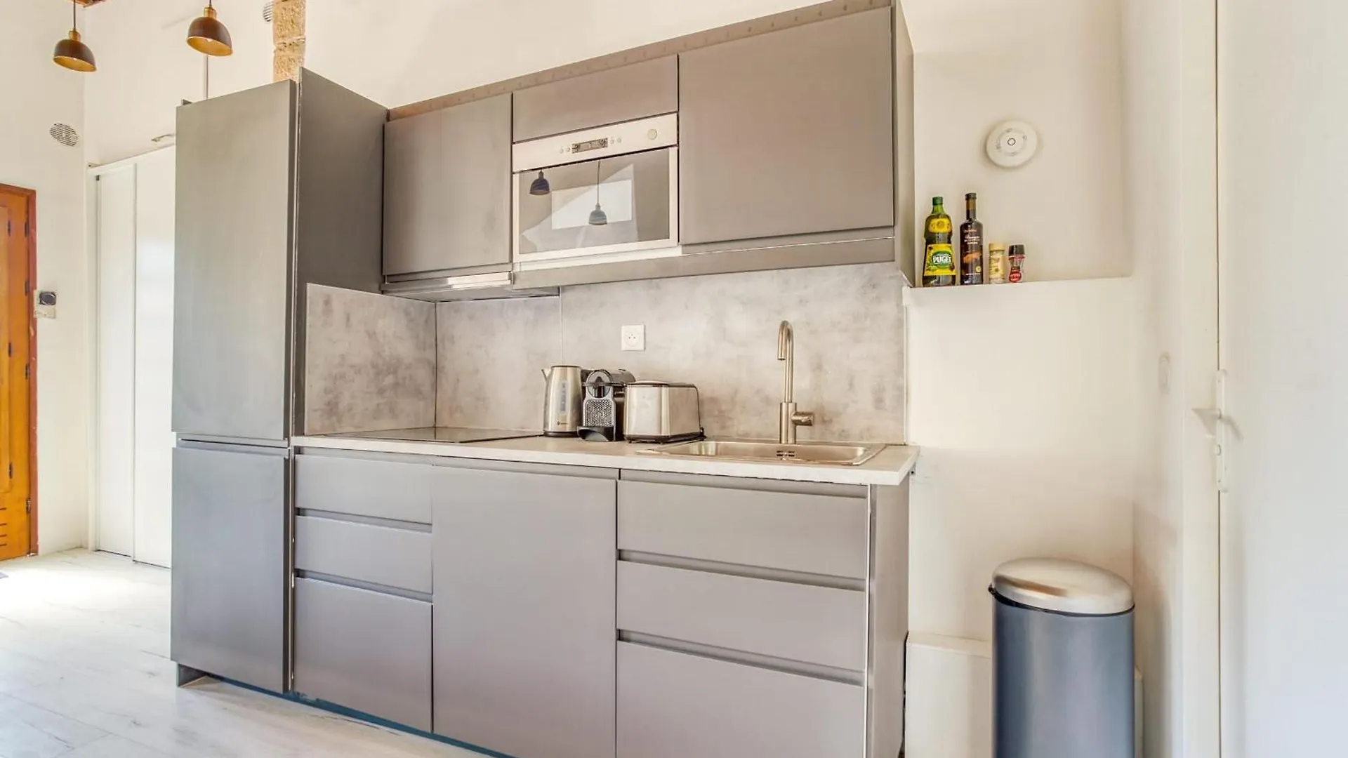 Charming 6-Person Apartment Terreaux & Croix Rousse Area Lyon